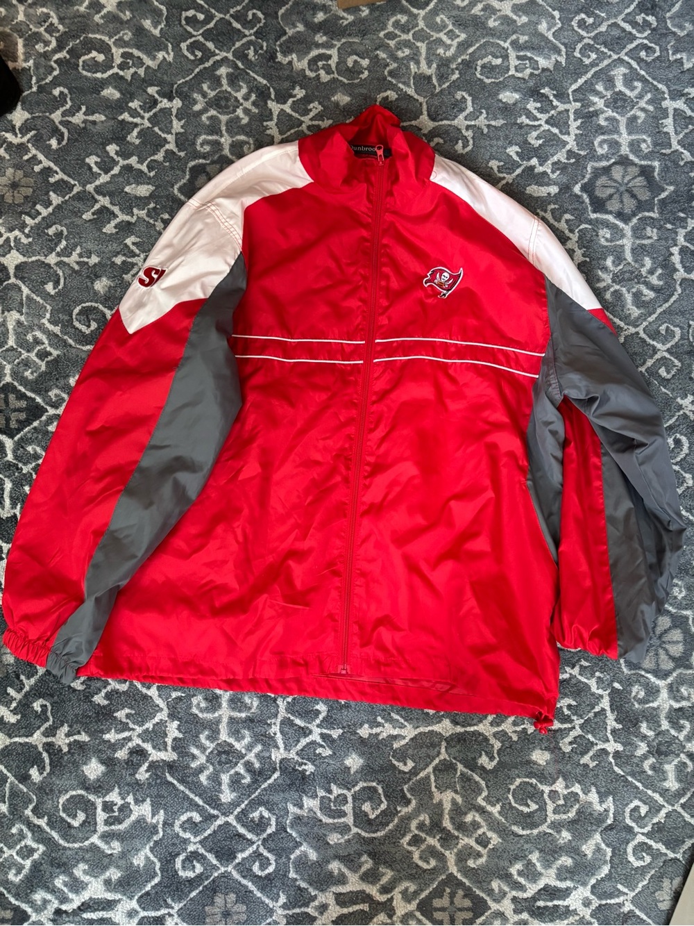 Tampa Bay Buccaneers Red, Gray & White Windbreaker Jacket XL